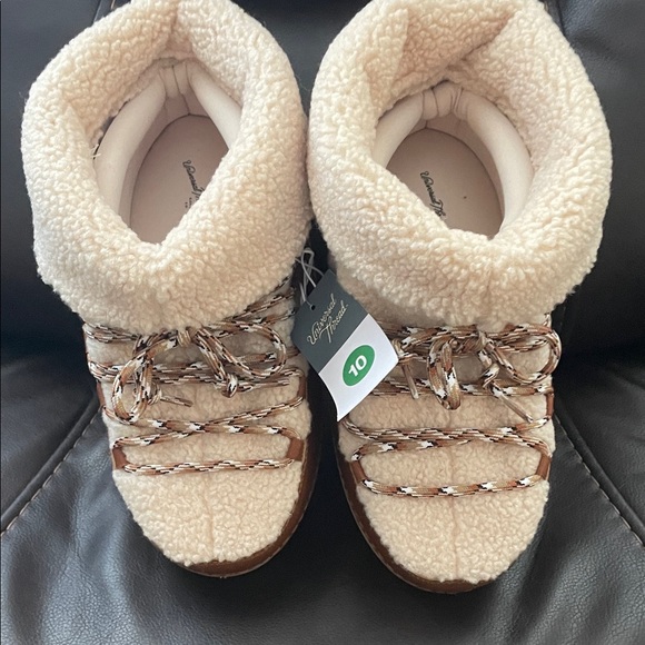 Universal Thread Shoes - Universal Thread Cream Sherpa Lace-Up Women’s Boots